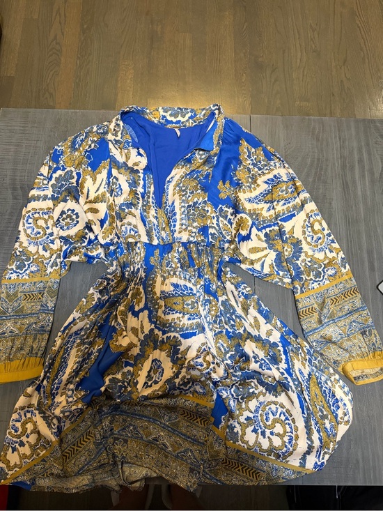 Free People Dresses & Skirts - Free People Blue White and Gold Paisley Print Dress